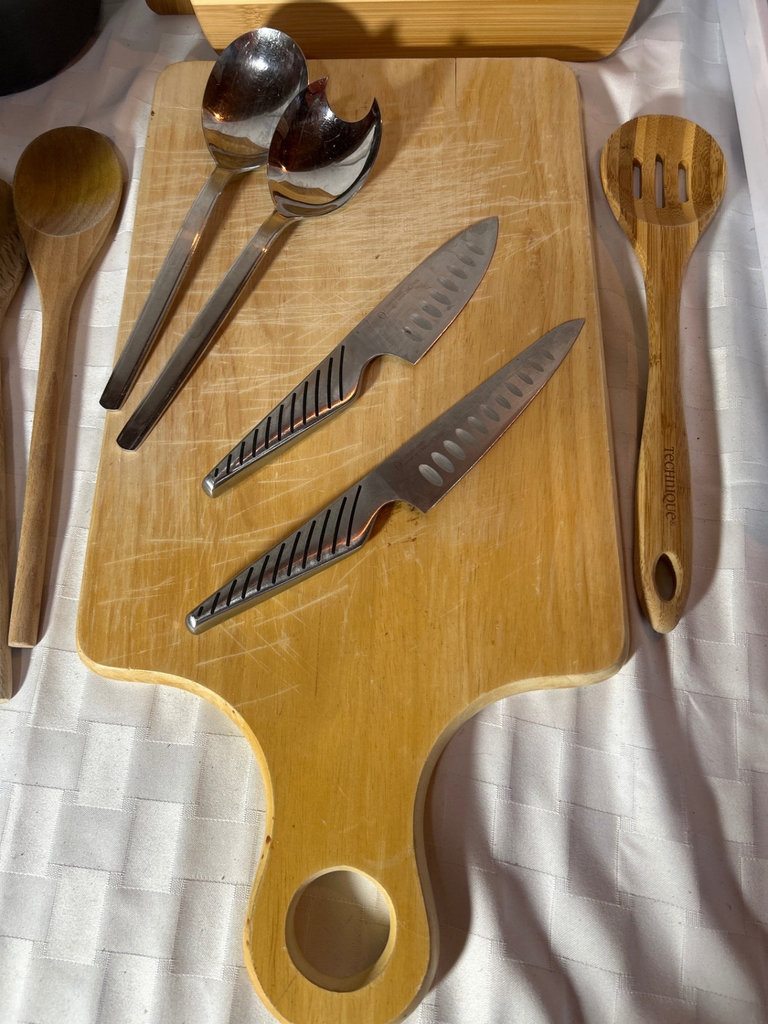 Kitchen Items - image 2 of 8