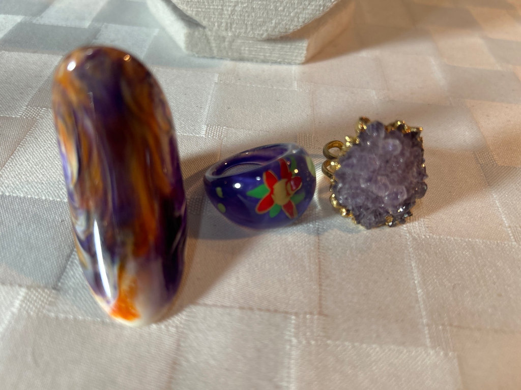 Lavender Jade necklace, and three rings - image 4 of 4