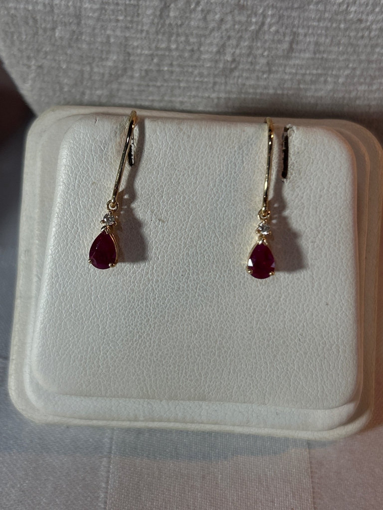 Gold ring, Ruby? Center, Ruby drops - image 4 of 5