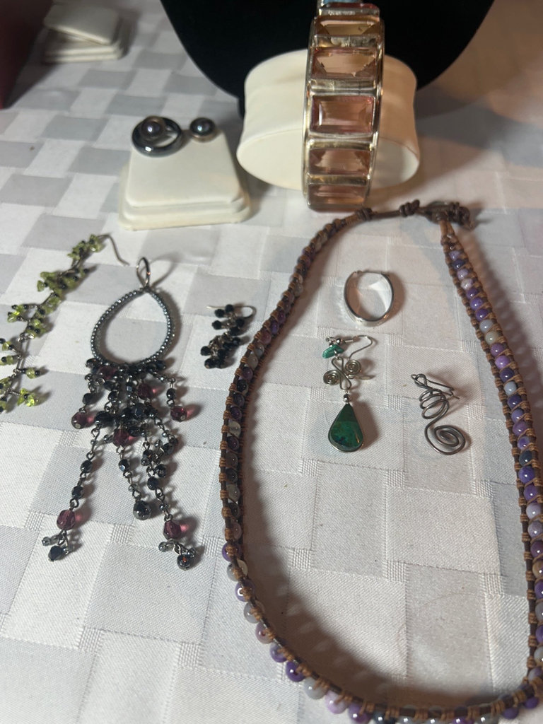Costume Jewelry , Baubles and Bling - image 6 of 6