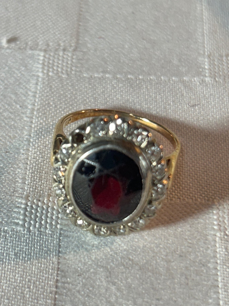 Gold ring, Ruby? Center, Ruby drops - image 3 of 5