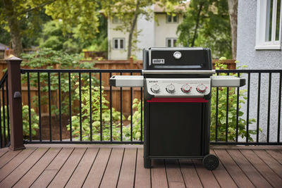 Weber Spirit E-425 Gas Grill (Natural Gas) - 1500781 - VALUED AT $700.00 - Image 1 of 3