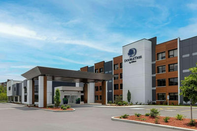 DOUBLE TREE BY HILTON HOTEL STAY - KINGSTON ONTARIO VALUED AT $250.00 - Image 1 of 6
