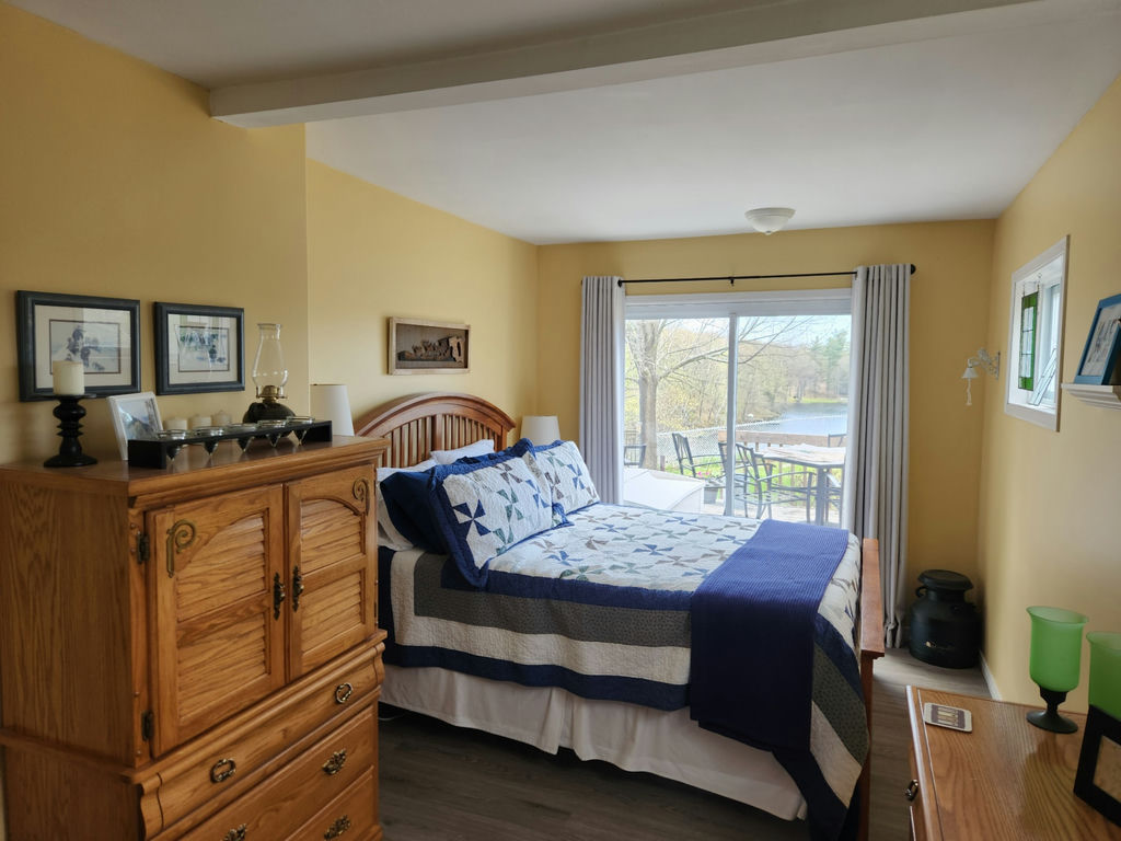 1 WEEK STAY EAGLE LAKE COTTAGE - VALUED AT $2000.00 - image 3 of 7
