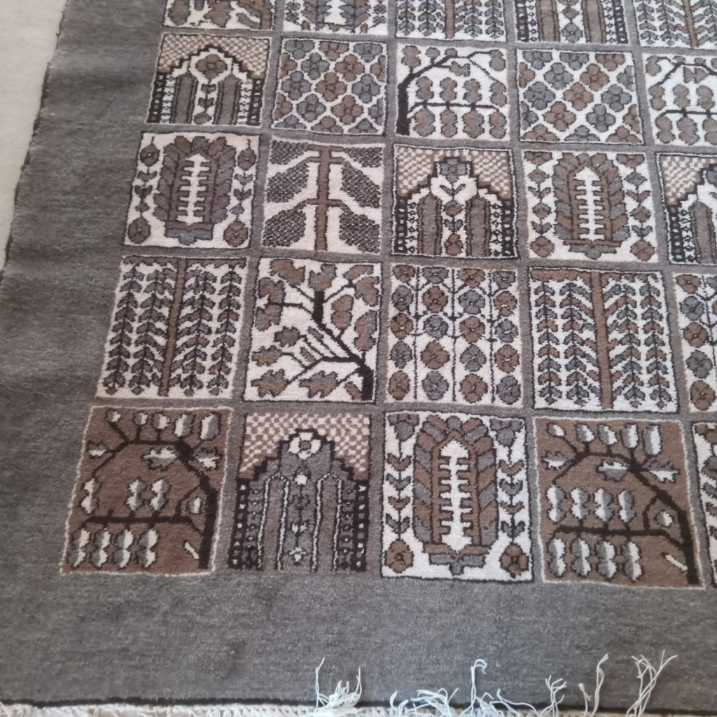 Bachtiari Area Rug / Gregorian - image 9 of 13
