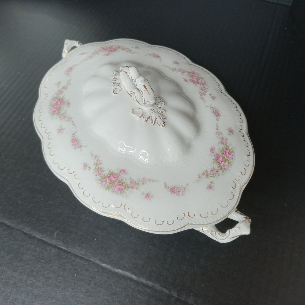 Antique Wedgwood Hostess Pieces - image 13 of 24