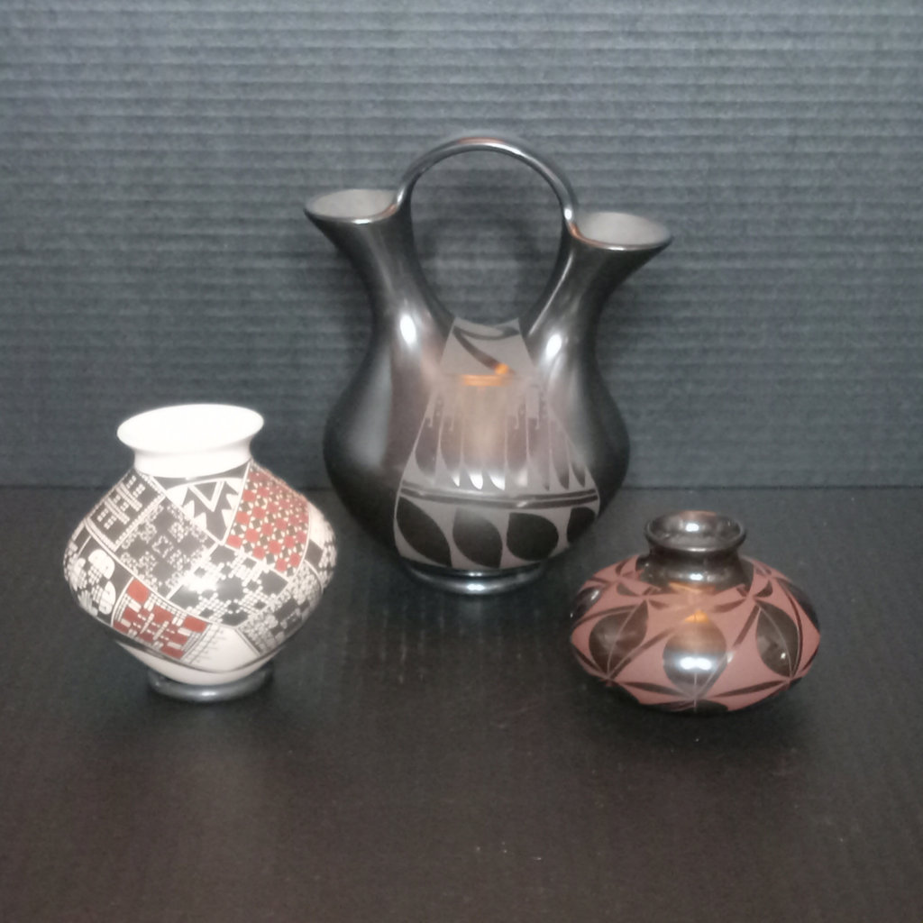 Mata Ortiz / Casas Grande Pottery - image 1 of 12