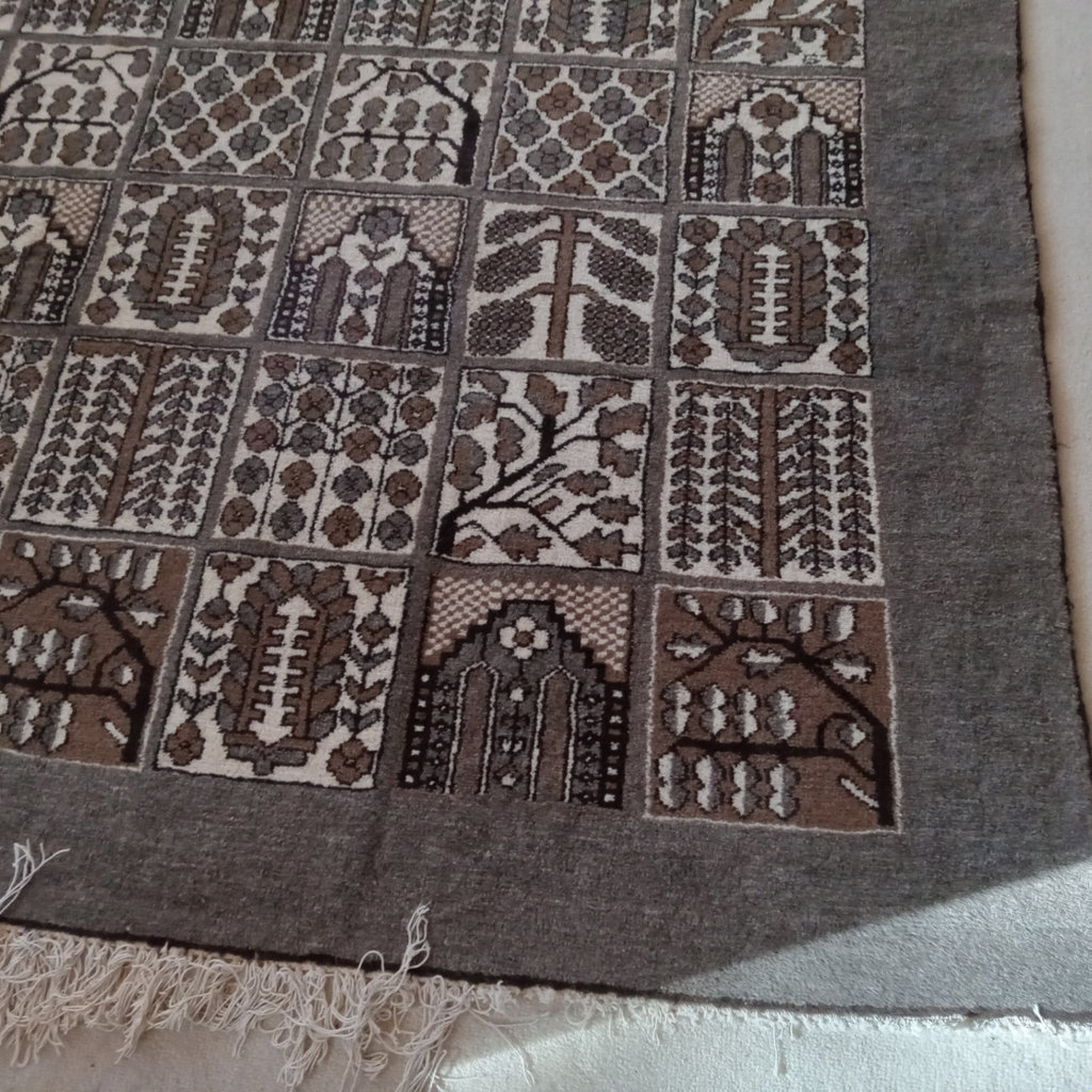 Bachtiari Area Rug / Gregorian - image 8 of 13