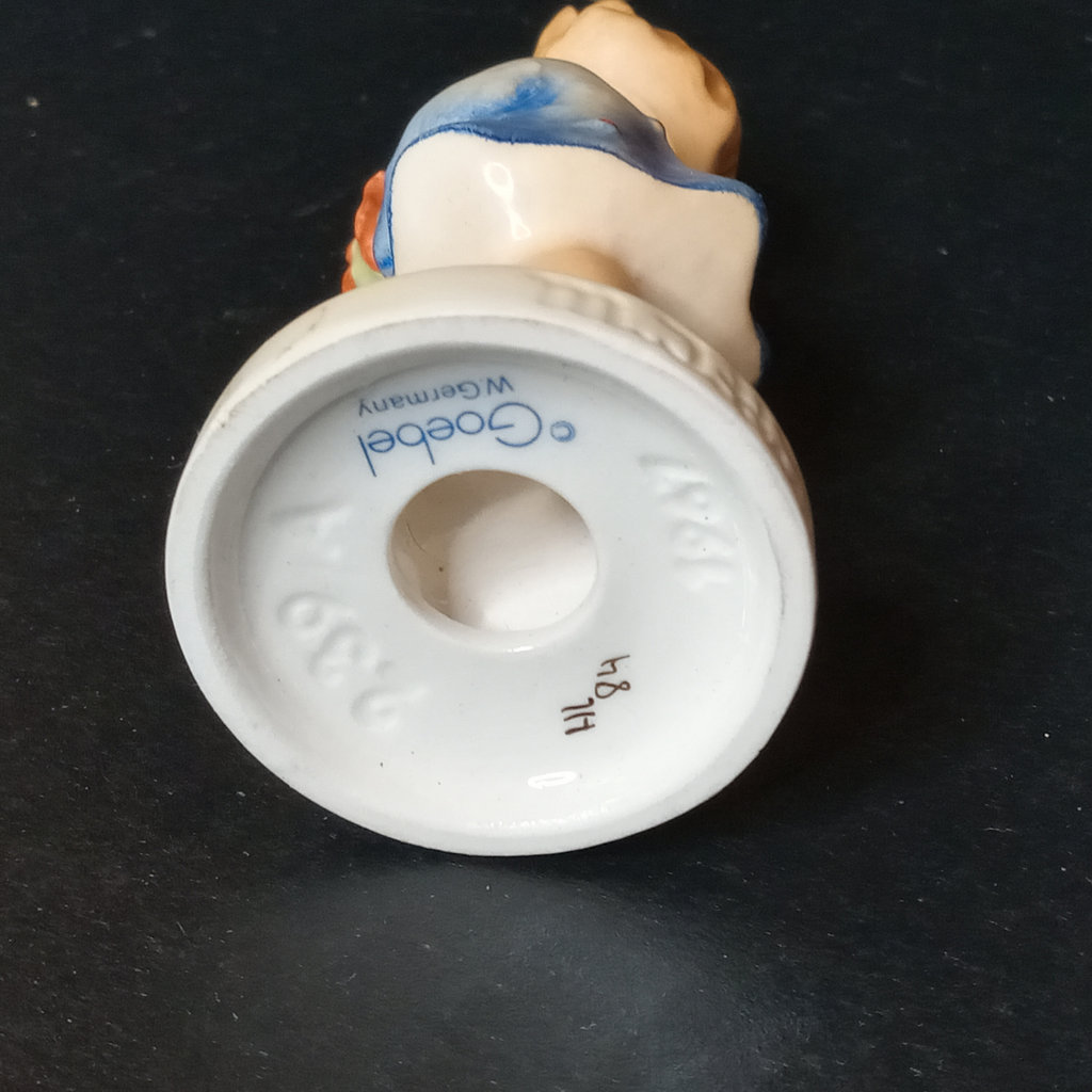 Vintage Hummel Figurines - image 7 of 13
