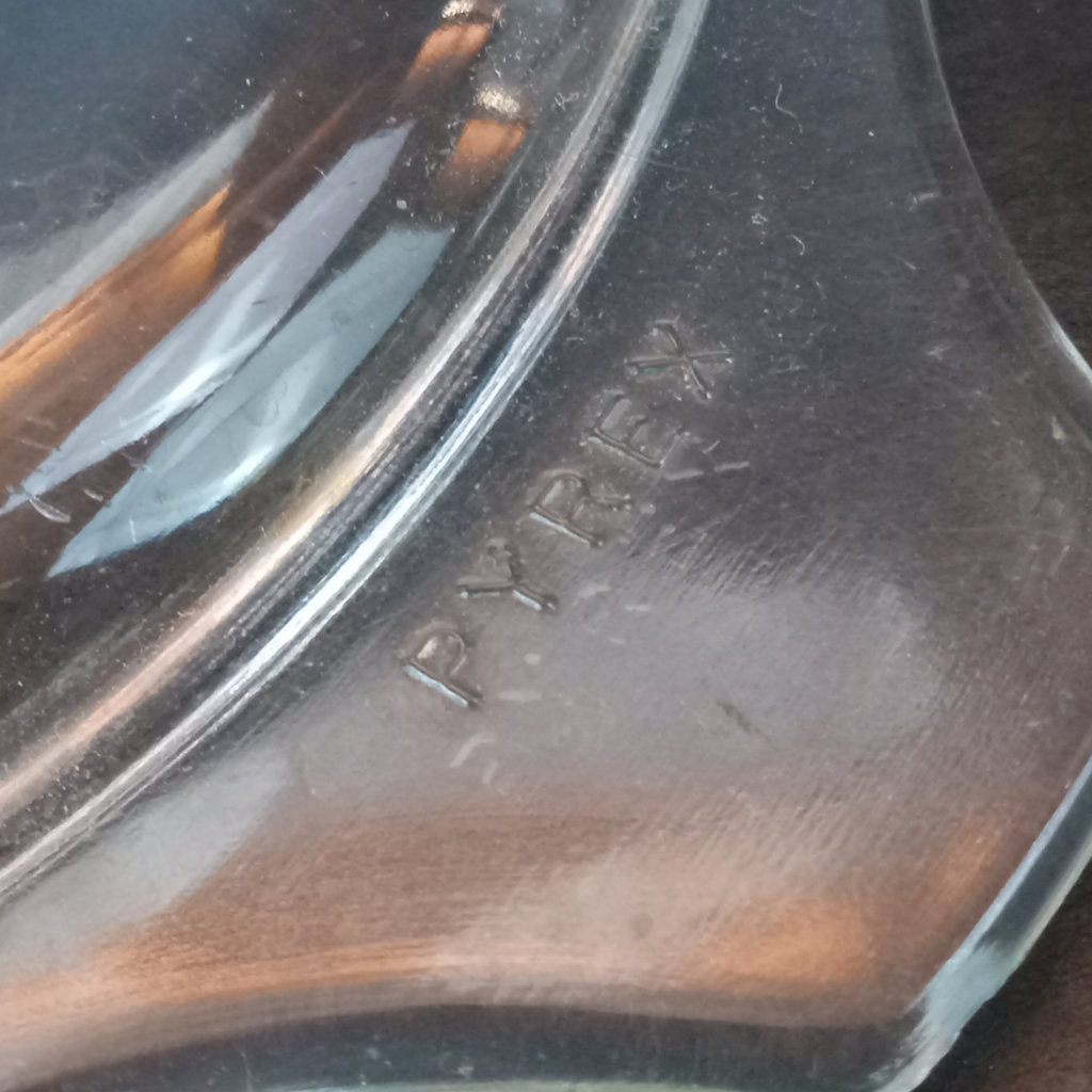 Vintage Pyrex - Amish Butterprint - image 7 of 11