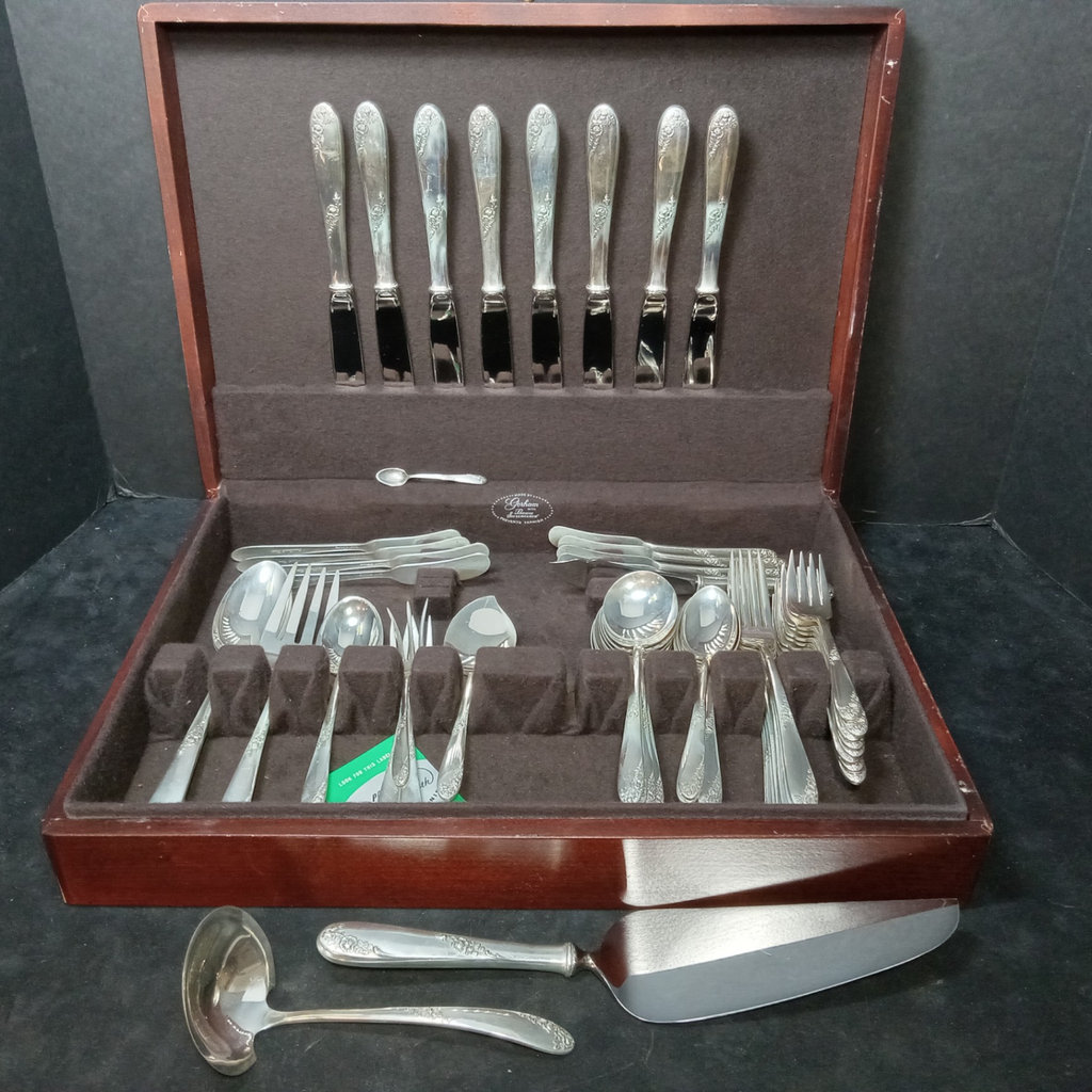 Lunt Sterling Flatware Set - 1070.7dwt - image 1 of 15