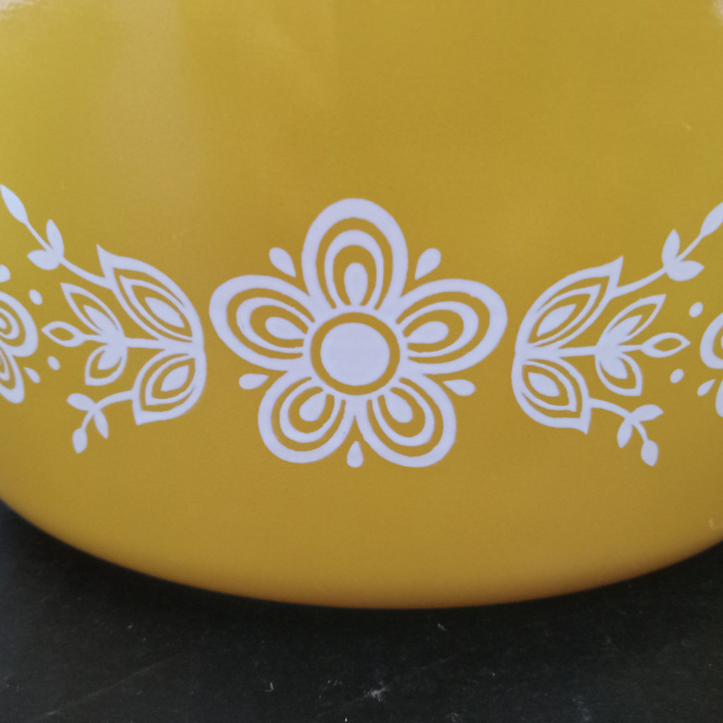 Vintage Pyrex - Butterly Gold / Black Snowflake - image 3 of 17