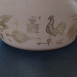 Vintage Pyrex - Early American & Woodland - thumbnail 2 of 16