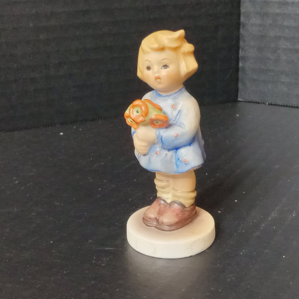 Vintage Hummel Figurines - image 5 of 13