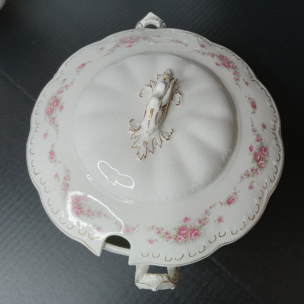 Antique Wedgwood Hostess Pieces - image 7 of 24
