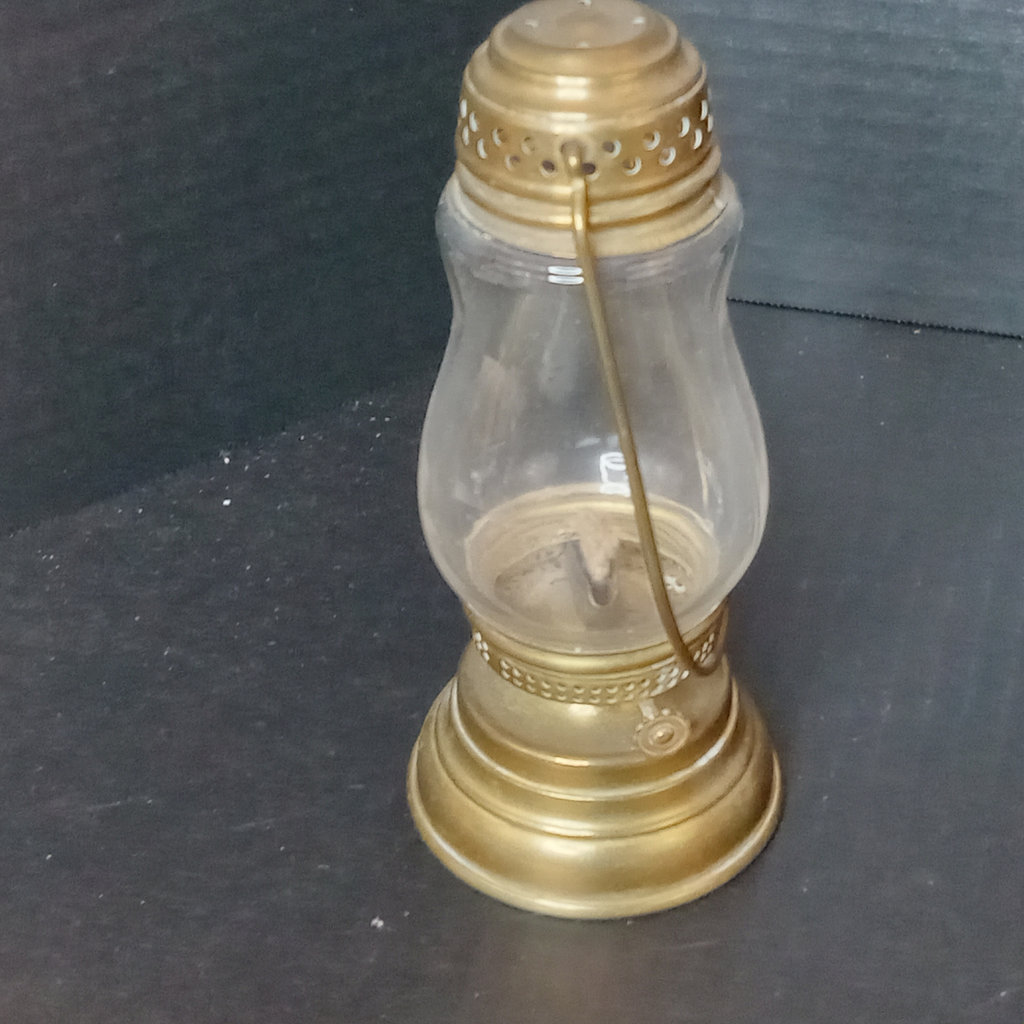 Antique Oil Lamps - image 16 of 24