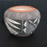 Acoma Pueblo Pottery - thumbnail 2 of 9