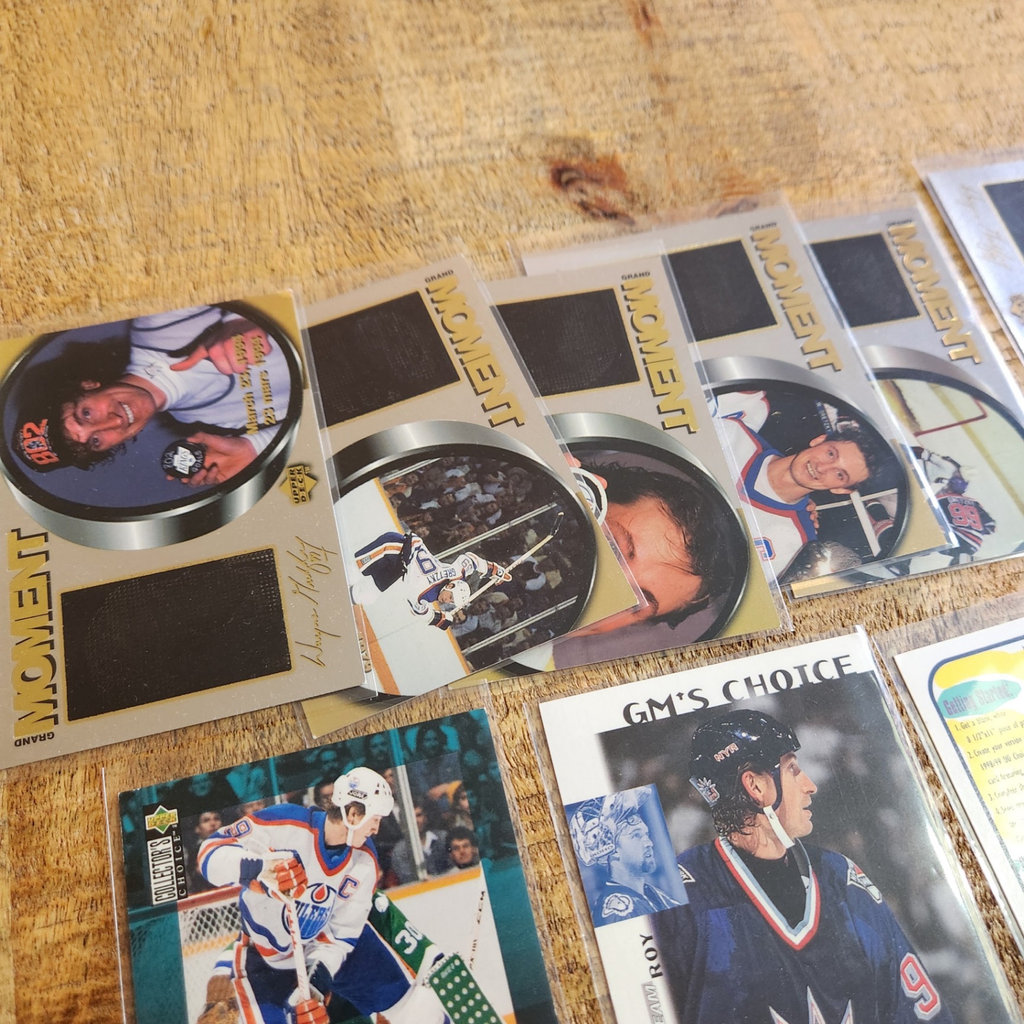 Assorted Wayne Gretzky Cards - image 5 of 6