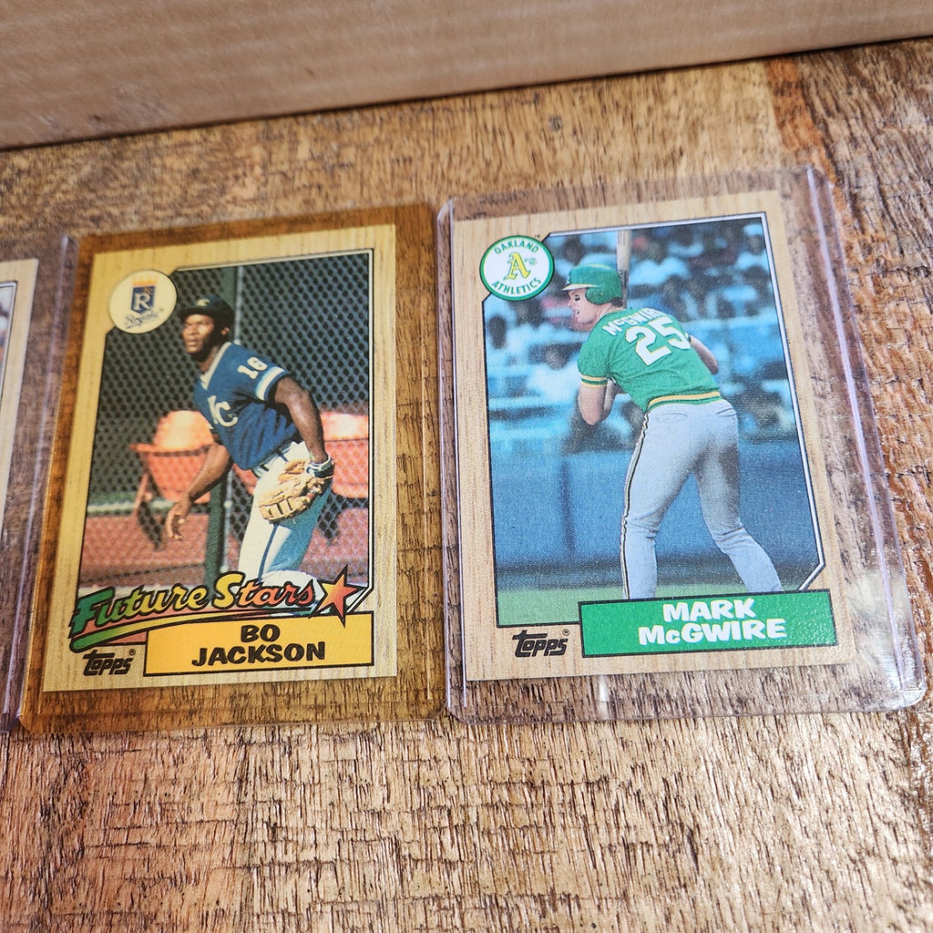 1987 Topps Baseball Cards  - image 3 of 4