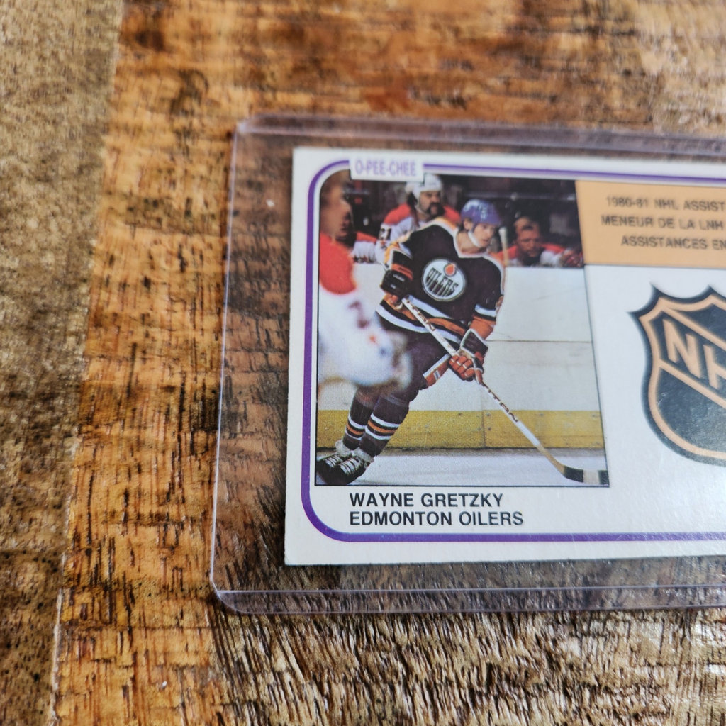 Wayne Gretzky Cards - image 2 of 3