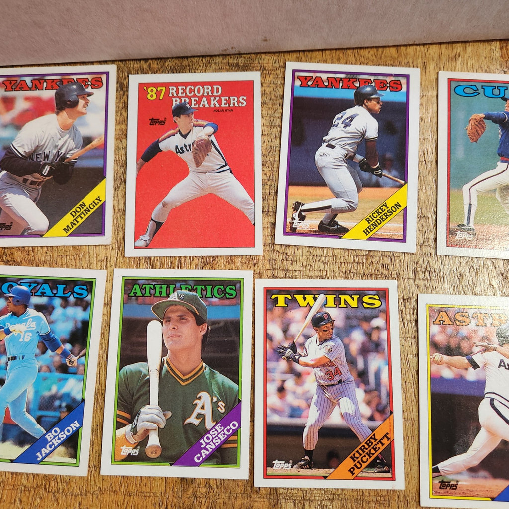 1988 Topps Baseball Cards - image 3 of 6