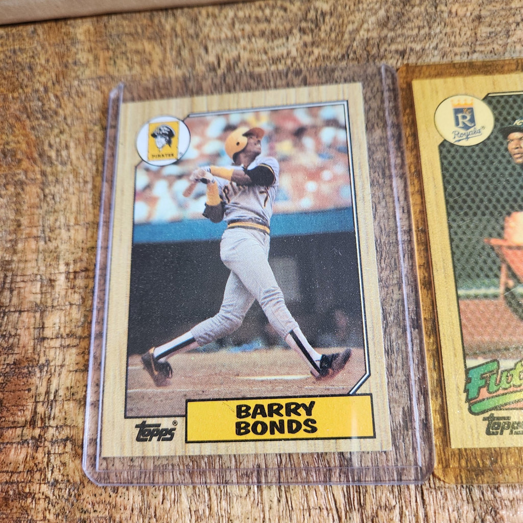1987 Topps Baseball Cards  - image 2 of 4