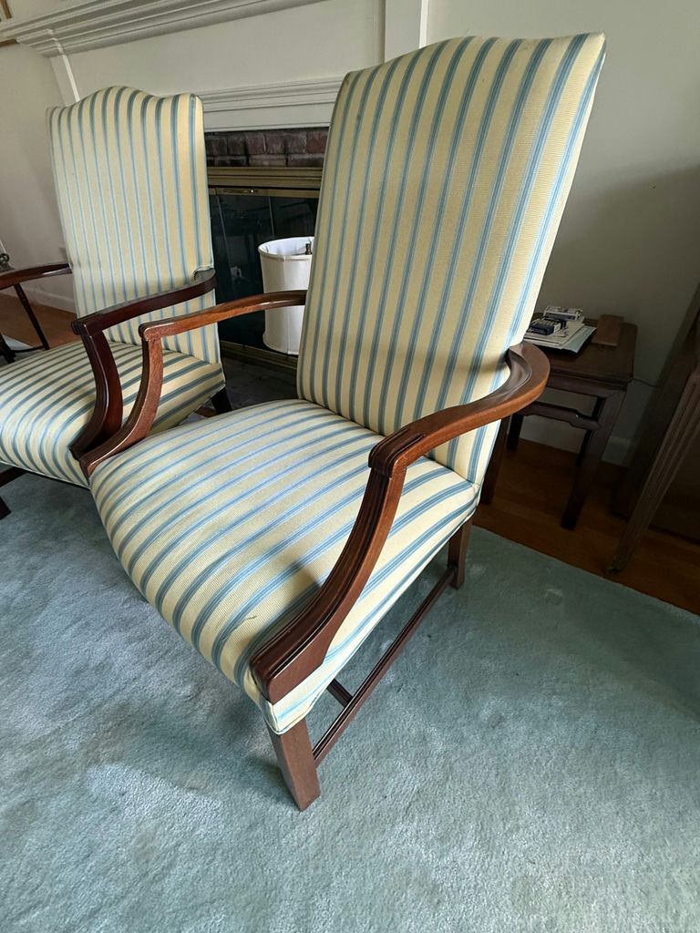 Pair of Vintage Large Accent Chairs in Excellent Condition - image 4 of 4