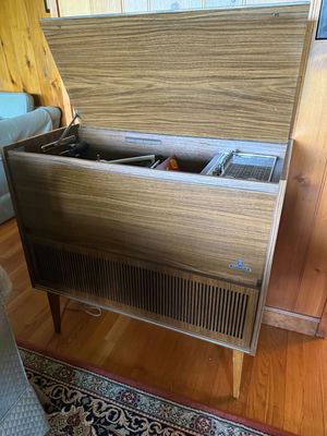 Vintage 1960's Grundig Stereo Console, Working Condition - Image 1 of 4