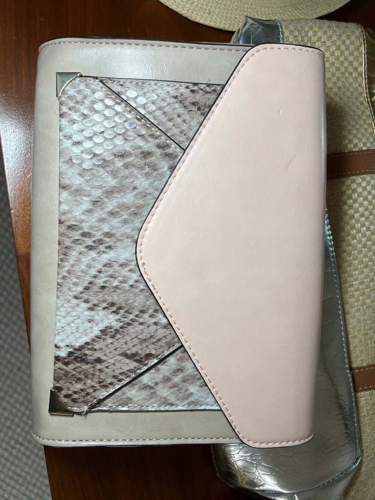 Assorted handbags, hats, and scarves - image 4 of 8