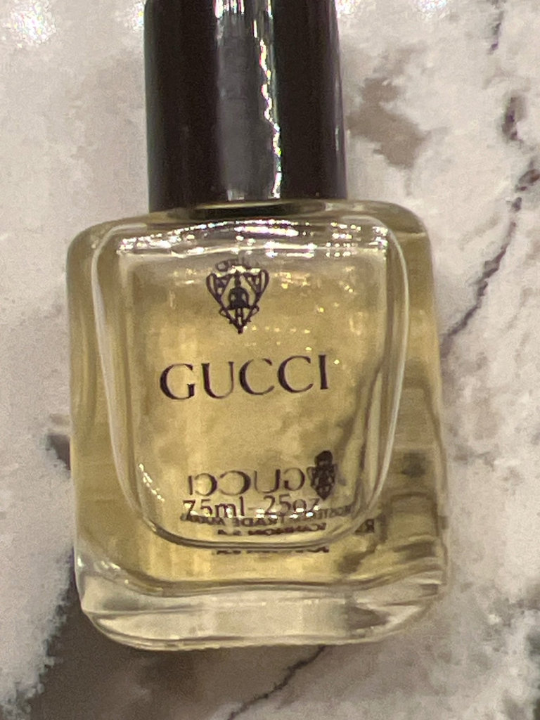 Assorted perfumes, toiletries, oral care items and cleaning products - image 9 of 11