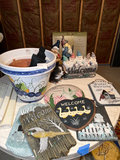 Welcome-themed decorative collection with gnomes and plaques - thumbnail 1 of 8