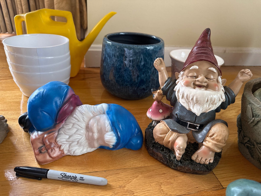 Garden decor, Planters, Rock and seashell collection - image 8 of 15