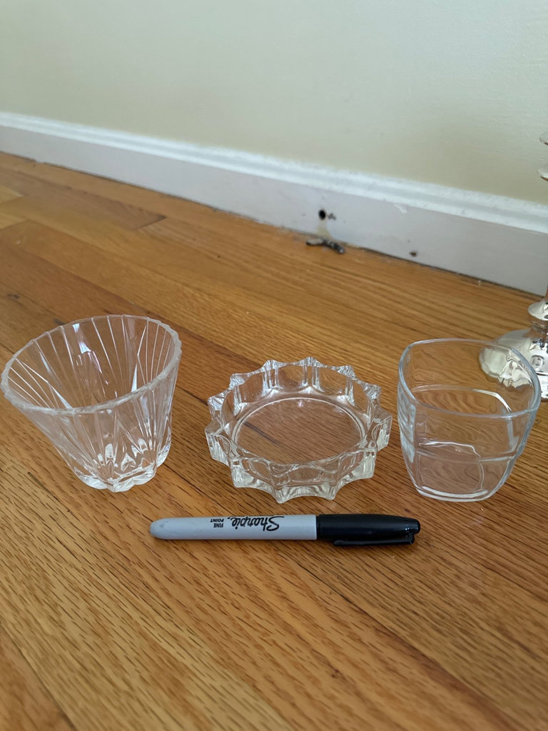 Candle holders, Faux flowers in vases - image 8 of 11