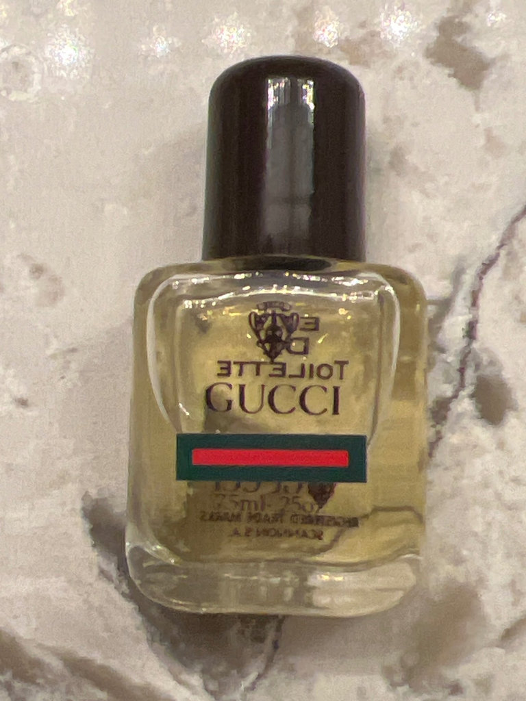 Assorted perfumes, toiletries, oral care items and cleaning products - image 4 of 11