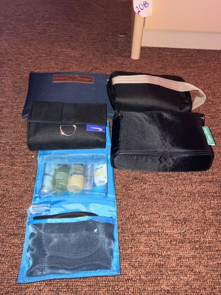 Assorted travel bags, pouches, and toiletry organizers - image 7 of 7