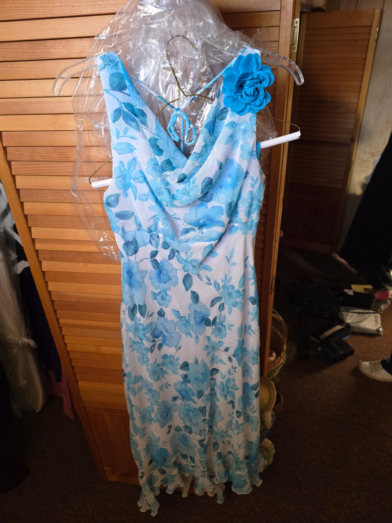 Collection of women's formal dresses and jackets - image 16 of 24