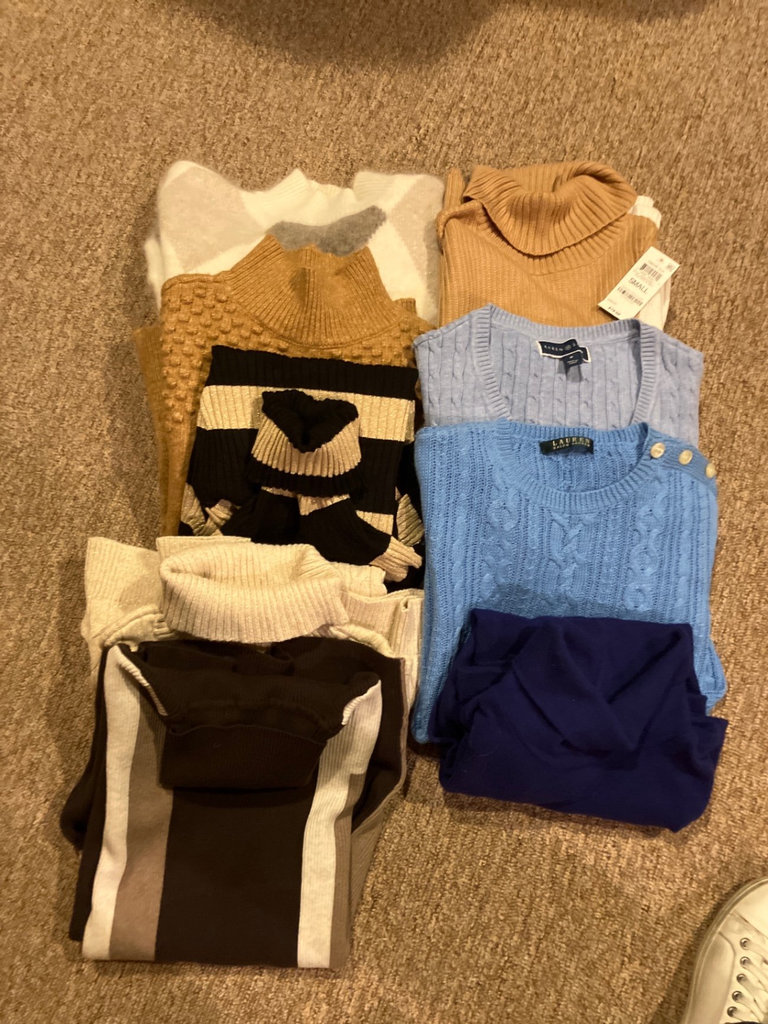 Assorted women's knitwear and sweaters - image 6 of 7