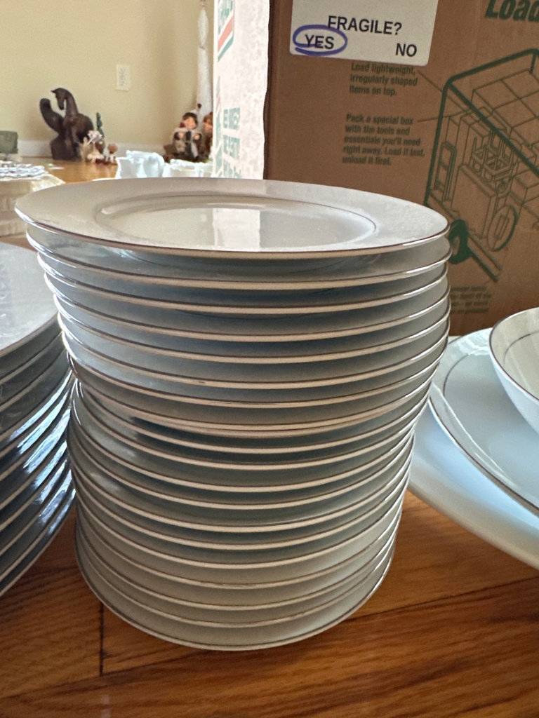 Fitz and Floyd Lovelace China Dinnerware Set - image 3 of 16