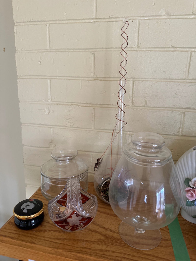 Assorted glassware and decorative keepsakes - image 1 of 9
