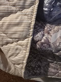 Stacked quilts and blankets - thumbnail 3 of 8