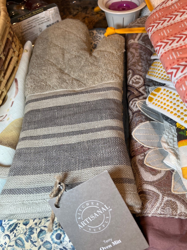 Sunflower decor with kitchen textiles and home goods - image 5 of 8