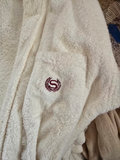 Assorted hotel bathrobes and slippers - thumbnail 2 of 15