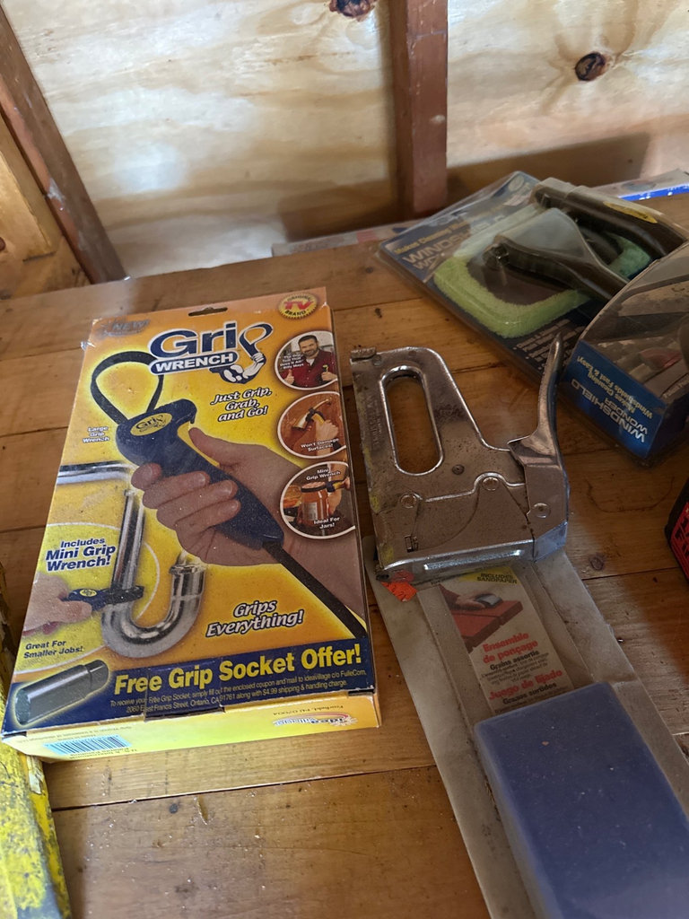 Assorted Power Tools and Accessories - image 4 of 11