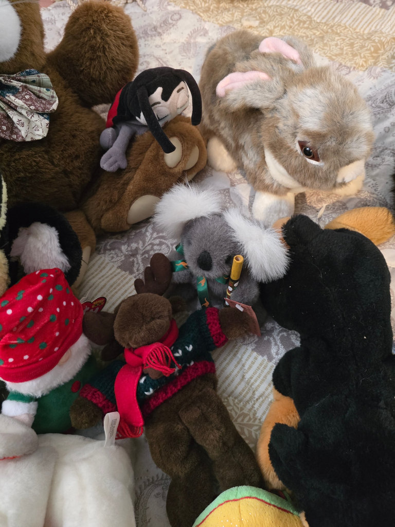 Assorted Plush Toys - image 6 of 10