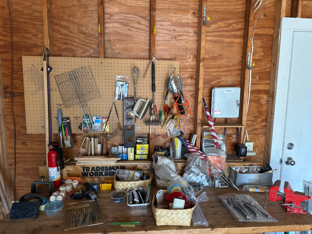 Garage/workshop tools  - image 1 of 8