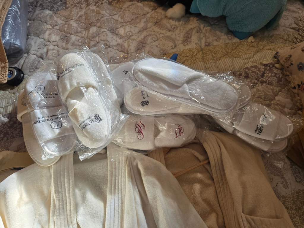 Assorted hotel bathrobes and slippers - image 9 of 15