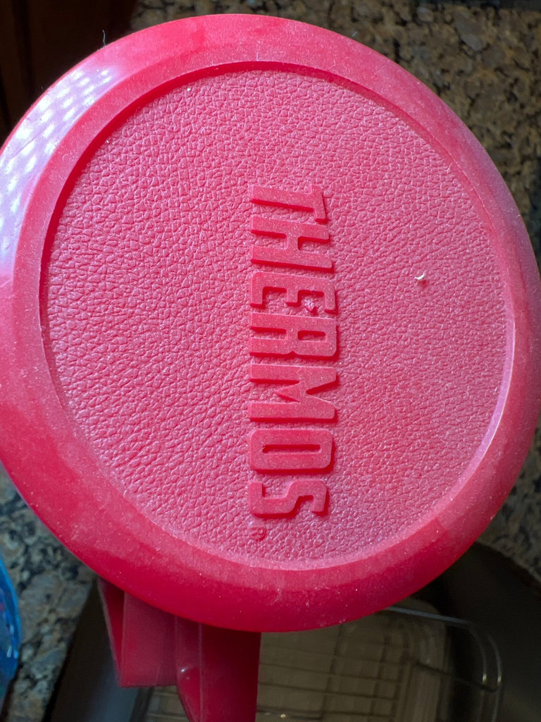 Assorted plastic kitchen containers and thermos - image 3 of 5