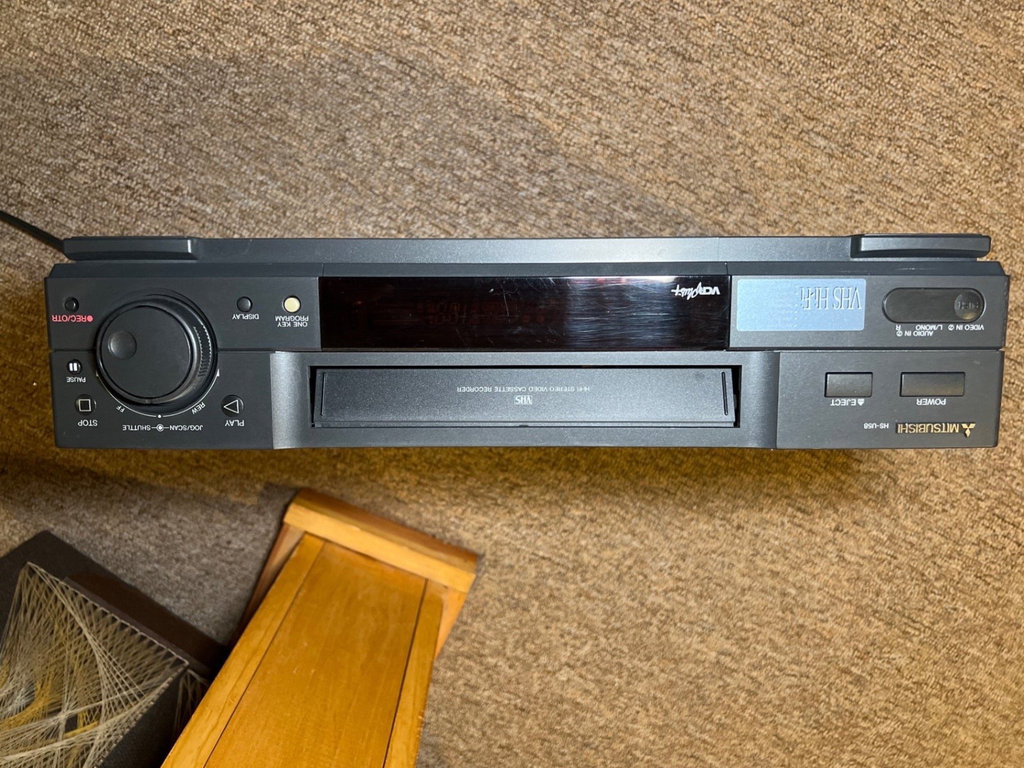 Mitsubishi HS-U58 VHS Video Cassette Recorder - image 1 of 5