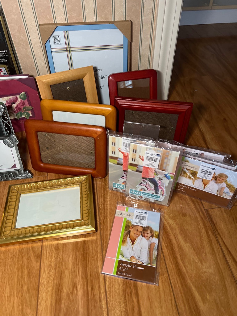 Assorted Picture Frames and Memory Books - image 4 of 6
