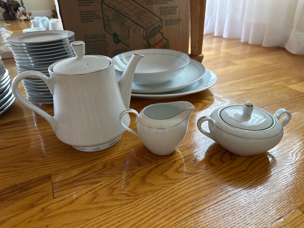Fitz and Floyd Lovelace China Dinnerware Set - image 4 of 16